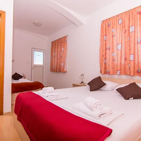 Penzion Jadran 2 *
