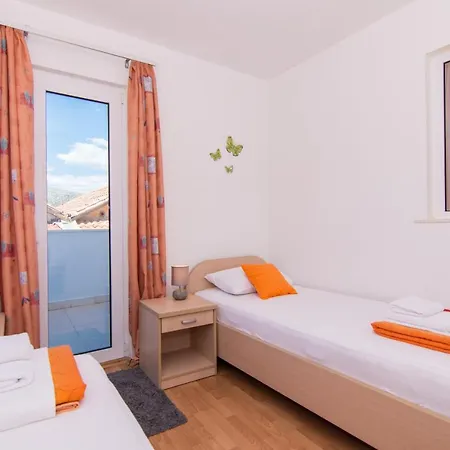 Jadran 2 * Trogir