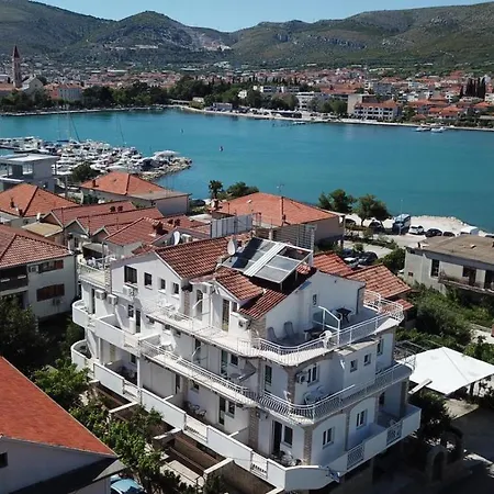 Jadran 2 Gasthuis Trogir